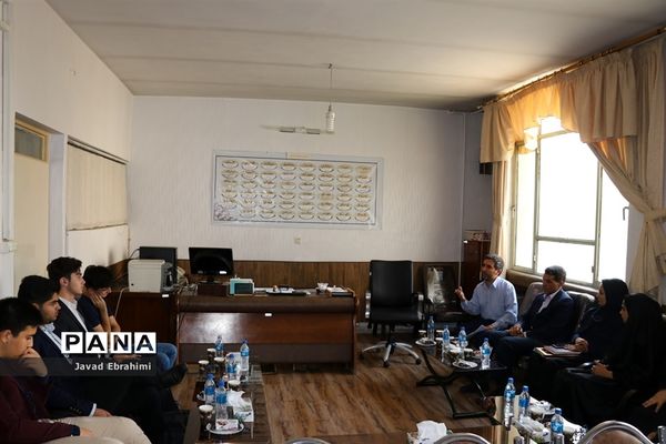 نشست نمایندگان مجلس دانش آموزی در سازمان دانش آموزی خراسان رضوی