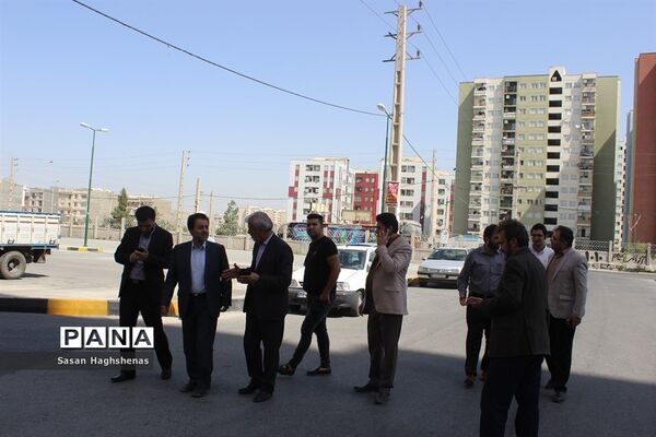 بازدید نماینده مجلس شورای اسلامی از پروژه های عمرانی، درمانی شهرک واوان در اسلامشهر
