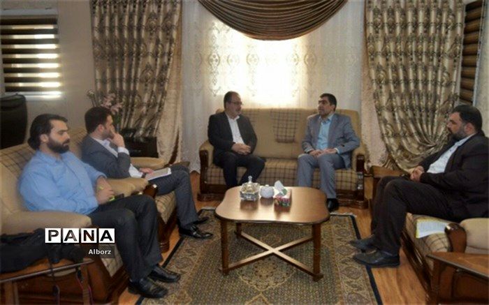 فرماندار ویژه شهرستان کرج: صنایع، مروج ورود کتاب به سبد خانواده ها شوند