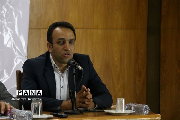 نشست خبری نخستین جشنواره روستا ها و عشایر کتاب خوان فارس