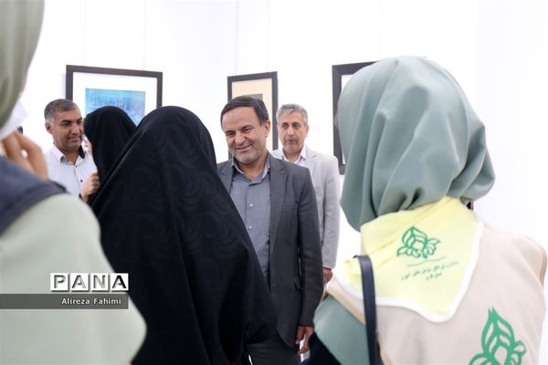 نمایشگاه نقاشی‌خط