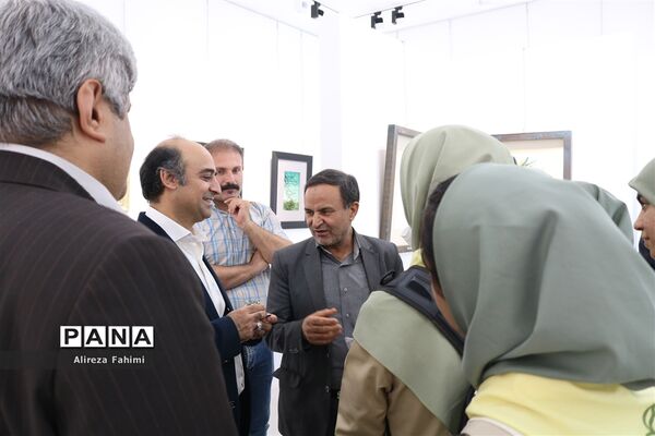 نمایشگاه نقاشی‌خط