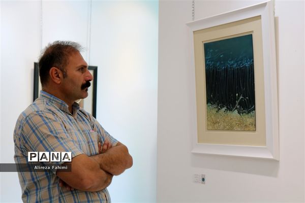 نمایشگاه نقاشی‌خط