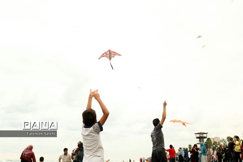جشنواره بادبادک‌ها در محمودآباد