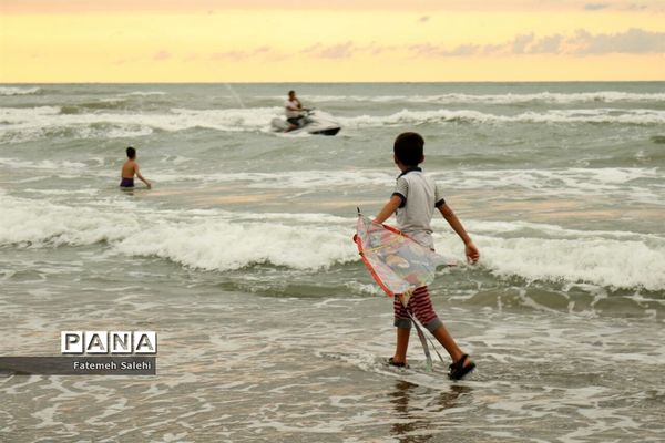 جشنواره بادبادک‌ها در محمودآباد