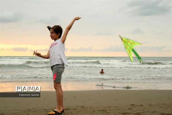 جشنواره بادبادک‌ها در محمودآباد