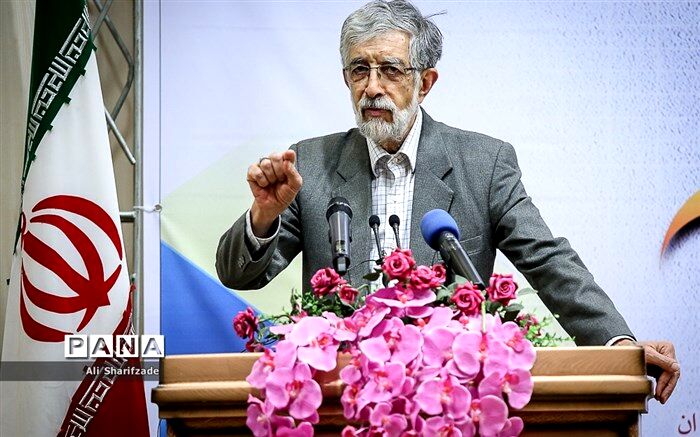 واکنش حدادعادل به ادعاهای رضاپهلوی: درباره جدایی بحرین از ایران توضیح دهید