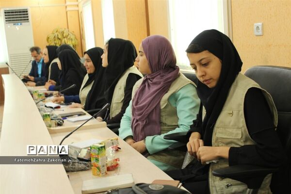 آیین تجلیل از دانش‌آموزان خبرنگار پانا در محمودآباد