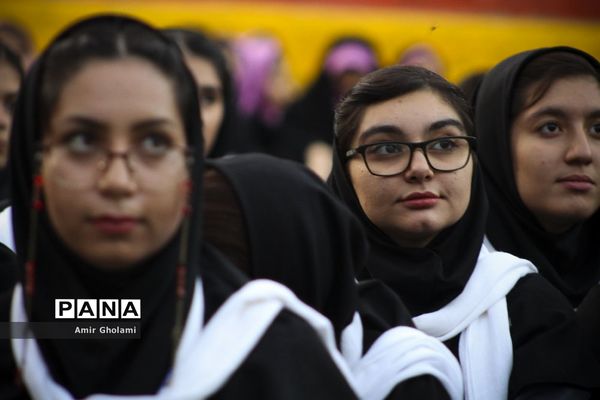 آیین استقبال دانش‌آموزان دختر شرکت‌کننده در سی و ششمین جشنواره فرهنگی، هنری سراسر کشور