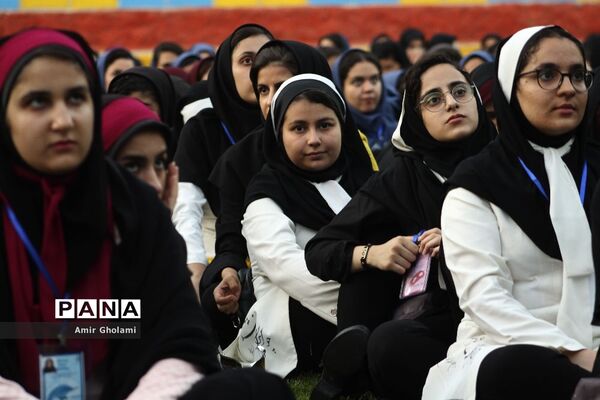 آیین استقبال دانش‌آموزان دختر شرکت‌کننده در سی و ششمین جشنواره فرهنگی، هنری سراسر کشور