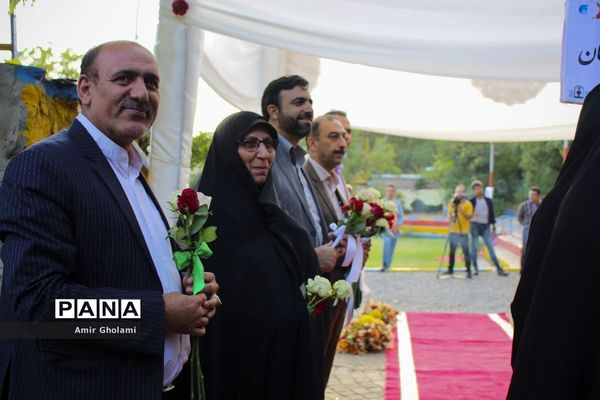 آیین استقبال دانش‌آموزان دختر شرکت‌کننده در سی و ششمین جشنواره فرهنگی، هنری سراسر کشور