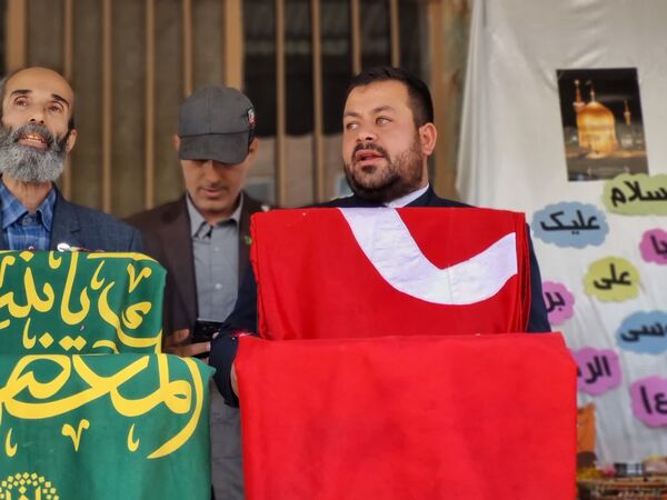 پرچم گردانی حرم مطهر امام رضا (ع) در دبیرستان دخترانه خدیجه کبری (س) ناحیه۴ اصفهان