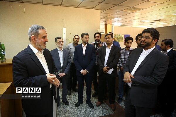 بازدید وزیر آموزش و پرورش از باشگاه خبرنگاران جوان