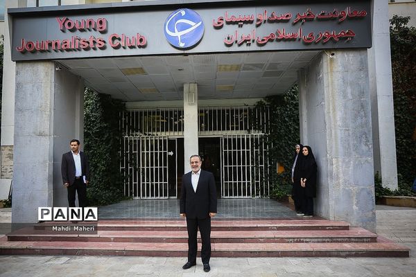 بازدید وزیر آموزش و پرورش از باشگاه خبرنگاران جوان
