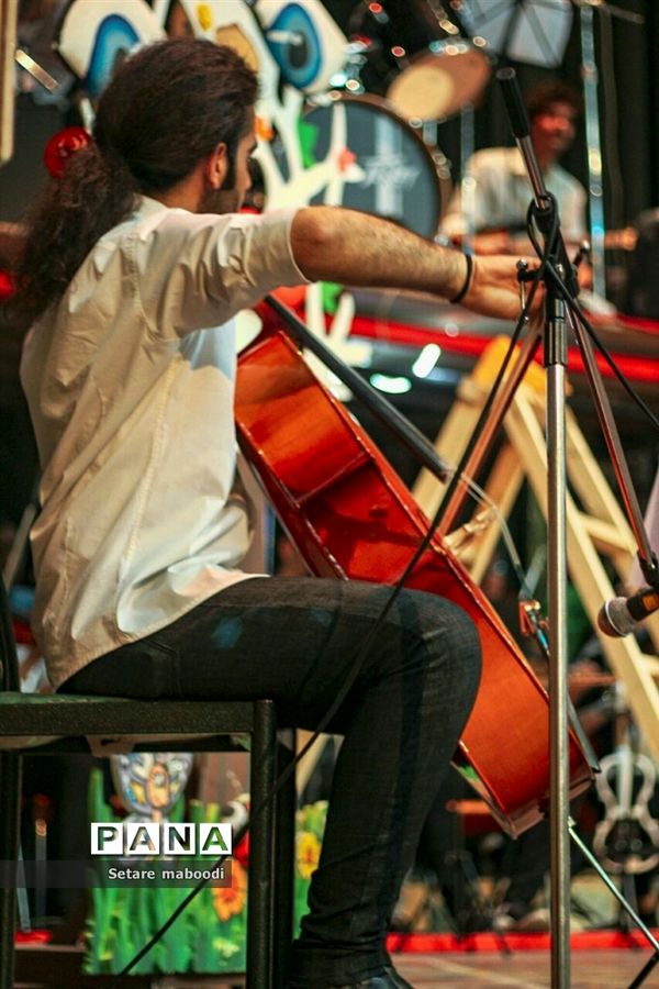 کنسرت نمایش «الیسا در مزرعه جرج»