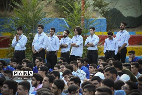 آیین استقبال دانش آموزان پسر شرکت کننده در سی و ششمین جشنواره فرهنگی، هنری سراسر کشور
