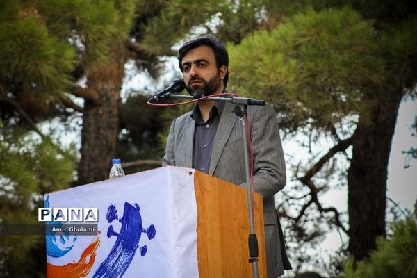 آیین استقبال دانش آموزان پسر شرکت کننده در سی و ششمین جشنواره فرهنگی، هنری سراسر کشور