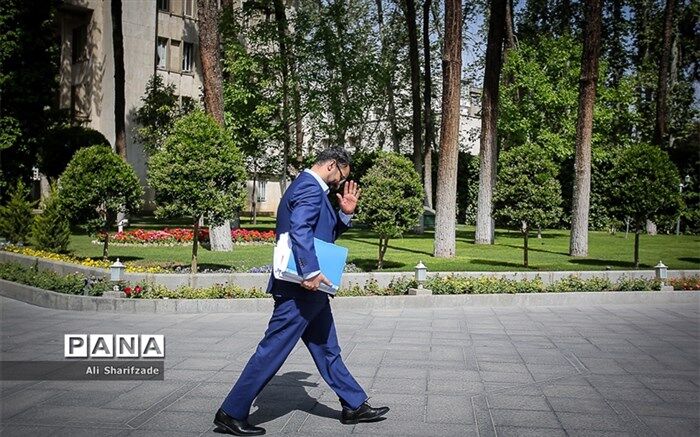 واکنش وزیر دهه شصتی به حاشیه‌های اخیر: برای سخنگویی دولت طرف مذاکره قرار نگرفته‌ام