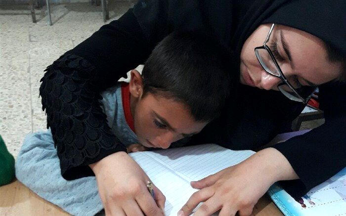 لذت‌بخش‌ترین لحظه‌ زندگی‌ام زمانی است که بچه‌ها روی تخته می‌نویسند: «خانم دوستت داریم»