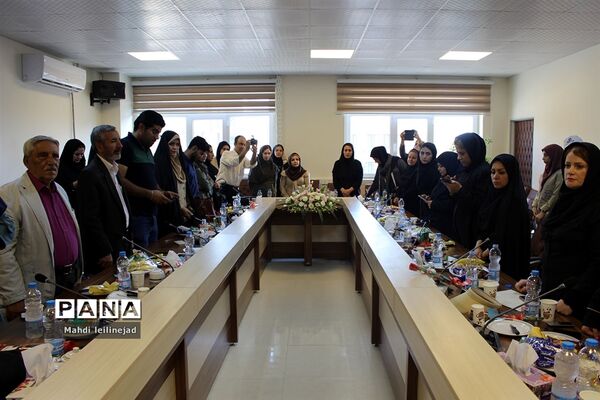 نشست خبری مدیرکل آموزش و پرورش البرز همراه با تقدیر از اصحاب رسانه استان