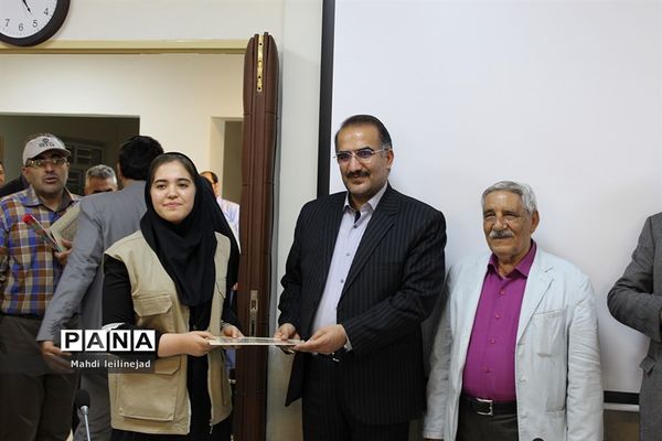 نشست خبری مدیرکل آموزش و پرورش البرز همراه با تقدیر از اصحاب رسانه استان