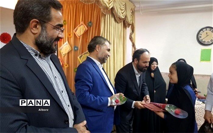 مراسم تجلیل از فرهنگیان آزاده و خانواده های آنها به مناسبت 26 مردادماه و سالروز ورود آزادگان به کشور در ناحیه2کرج برگزار شد