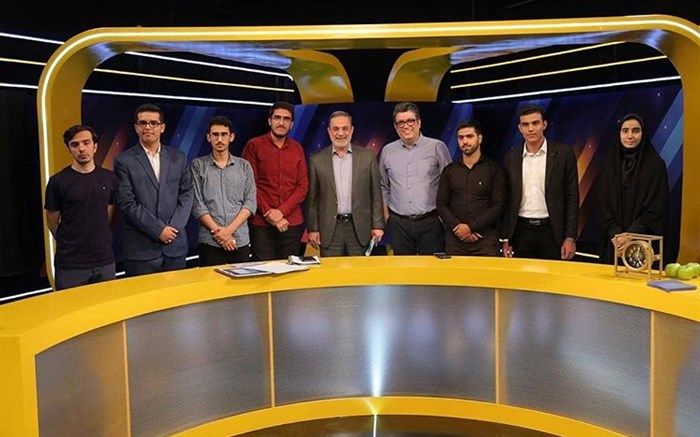 بطحایی در  برنامه زنده به سوال‌های دانش‌آموزان پاسخ داد