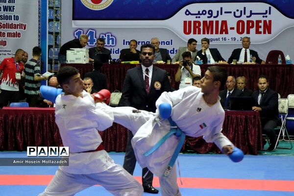 چهاردهمین دوره مسابقات جایزه بزرگ کاراته در ارومیه