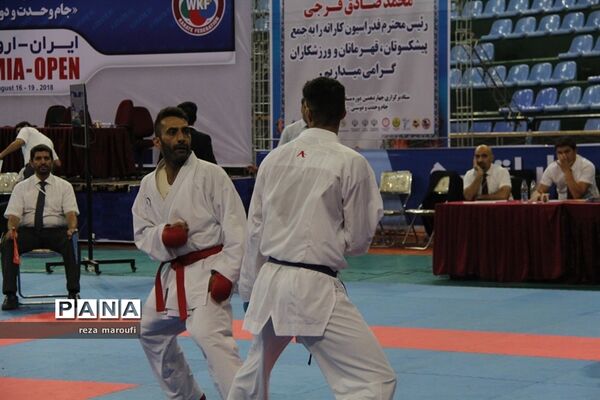 نخستین روز چهاردهمین دوره مسابقات بین المللی جایزه بزرگ کاراته در ارومیه