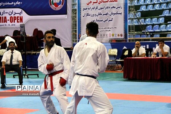 نخستین روز چهاردهمین دوره مسابقات بین المللی جایزه بزرگ کاراته در ارومیه