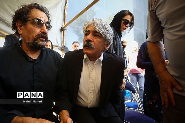 مراسم تشییع پیکر عزت‌الله انتظامی