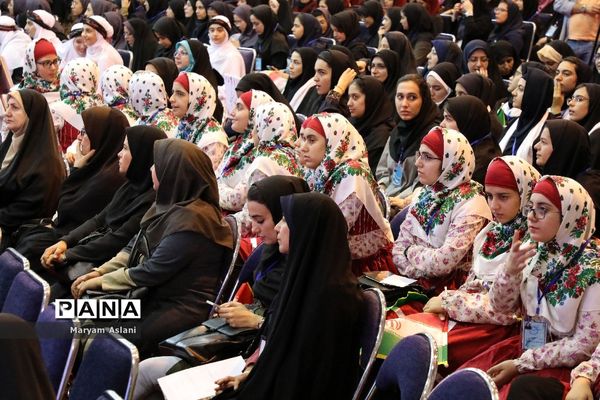 جنگ شبانه دانش‌آموزان دختر شرکت‌کننده در سی و ششمین جشنواره فرهنگی، هنری سراسر کشور