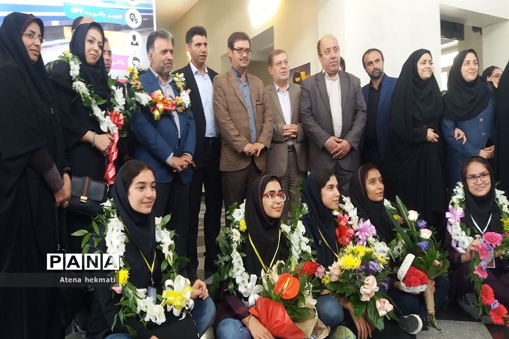 بازگشت سرفرازانه نخبگان کرجی از مسابقات علمی کاربردی خوارزمی در مشهد مقدس