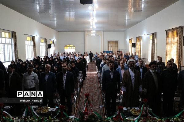 آیین تجلیل از 300نفر از ایثارگران ،جانبازان و آزادگان سرافراز فرهنگی