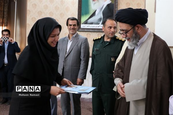 آیین تجلیل از 300نفر از ایثارگران ،جانبازان و آزادگان سرافراز فرهنگی