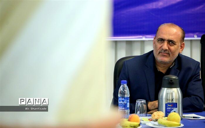 رمضانی: آنچه ایران را ایران کرد هنر و ادب است
