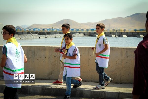 بازدید دانش آموزان پیشتاز سازمان دانش آموزی از تصفیه خانه فاضلاب  و دریاچه ارومیه