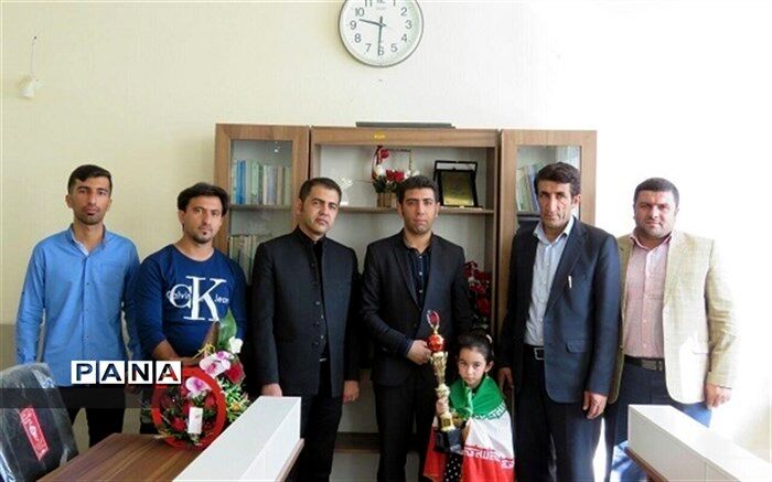 دختر نونهال سی سختی مقام دوم مسابقات مفاهیم ریاضی مالزی را کسب کرد