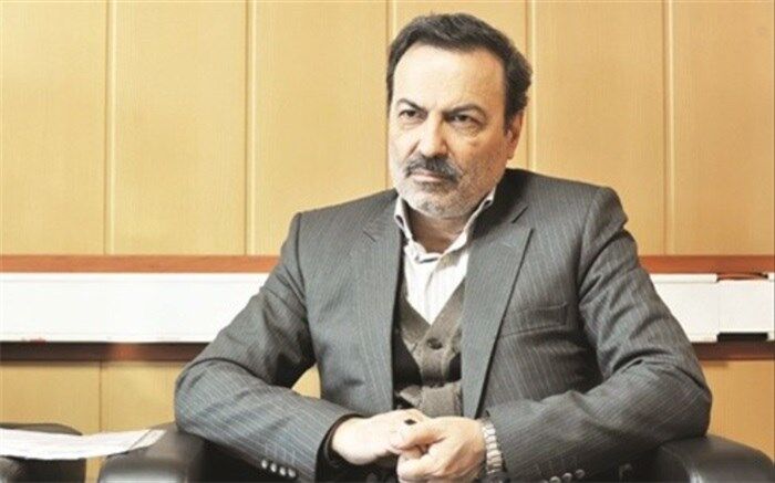 کارآفرینی، جایگزین نگاه کارمند پروری و پشت میز نشینی است