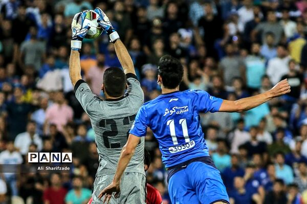 دیدار تیم‎های استقلال تهران و فولاد خوزستان