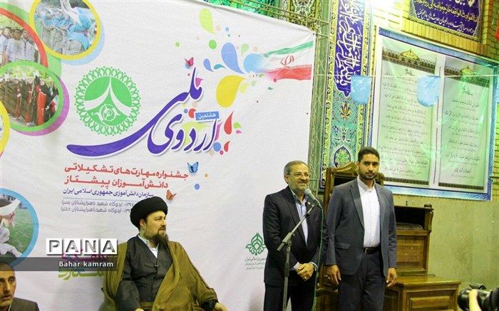 با چنگ زدن به ریسمان الهی ، سعادت دنیوی و اخروی را از آن خود کنیم/ آینده کشور در بالین دختران رشد می کند