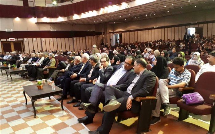 رئیس مرکز سنجش آموزش و پرورش: کنکور مانع رشد فعالیت های  آزمایشگاهی فیزیک در مدارس است