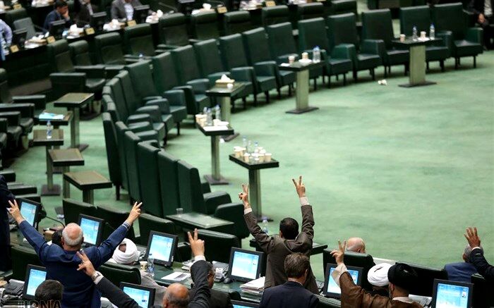 «استیضاح» کار یک وزارتخانه را سه ماه به تاخیر می اندازد