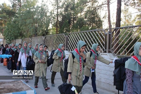 استقبال از پیشتازان دختر سمنانی شرکت کننده در اردوی ملی