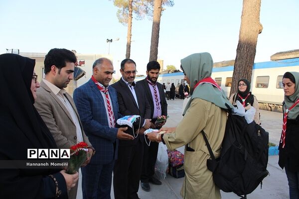 استقبال از پیشتازان دختر سمنانی شرکت کننده در اردوی ملی