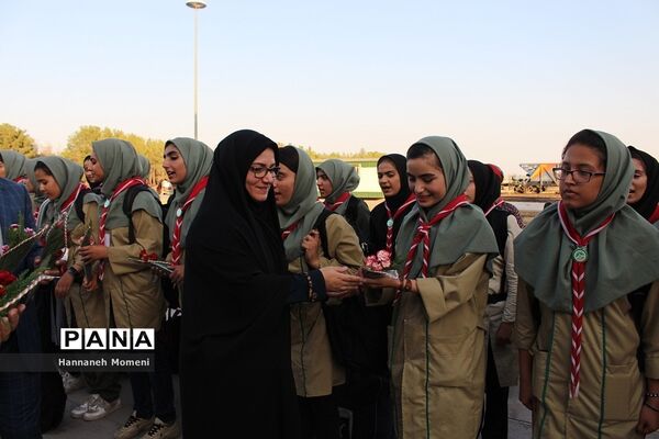 استقبال از پیشتازان دختر سمنانی شرکت کننده در اردوی ملی