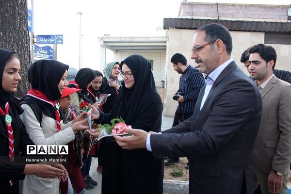 استقبال از پیشتازان دختر سمنانی شرکت کننده در اردوی ملی