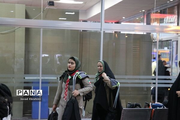 استقبال از دانش آموزان پیشتاز خراسان رضوی در راه آهن مشهد