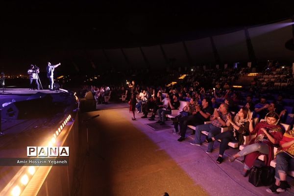 کنسرت مهدی یراحی در جزیره کیش