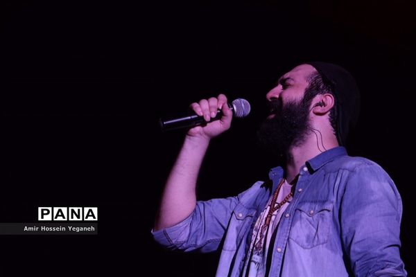 کنسرت مهدی یراحی در جزیره کیش